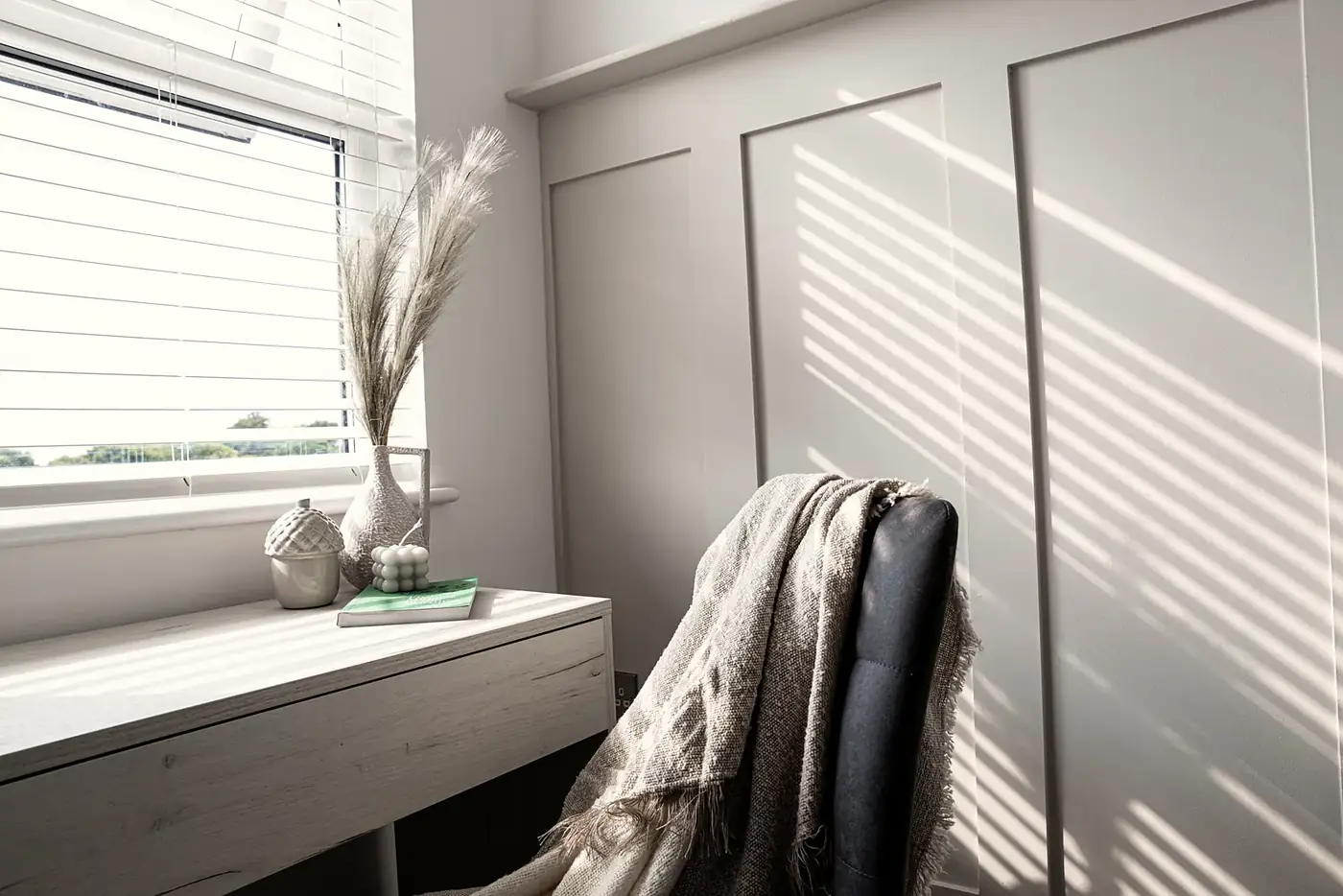 Tidy double bedroom doorway in a house share