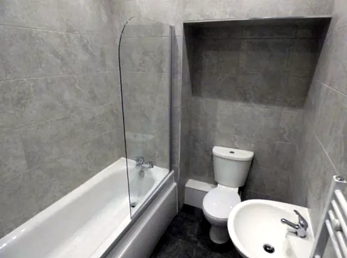 Diamond Street bathroom after