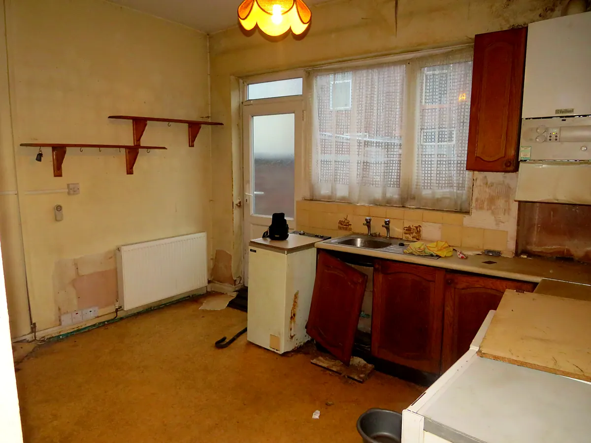 Kelvin Street kitchen before