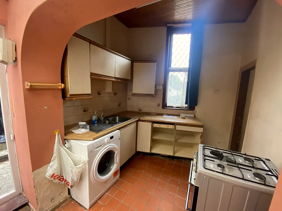 Stamford Square kitchen before