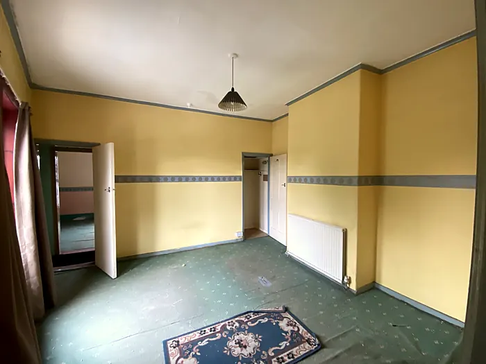 Stamford Square bedroom before